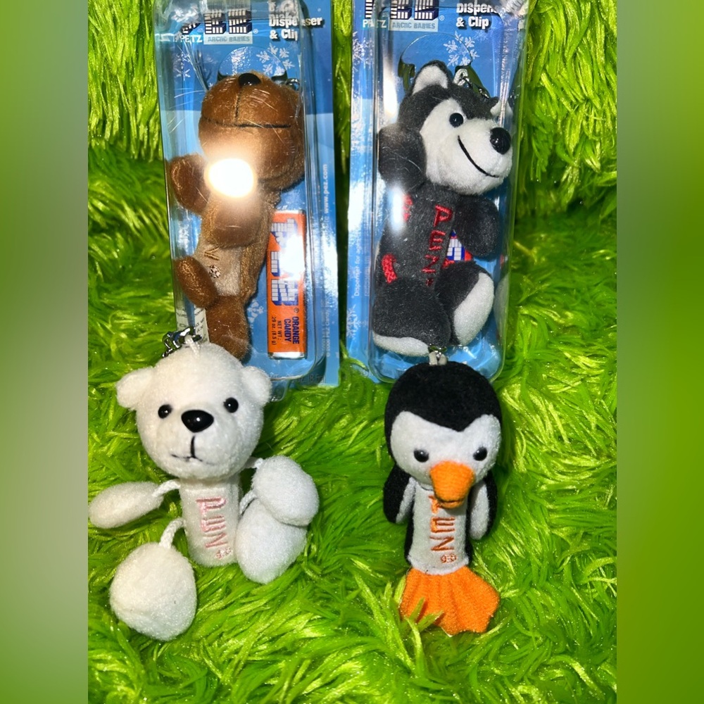 PEZ PETZ ARCTIC BABIES keychain candy dispensers